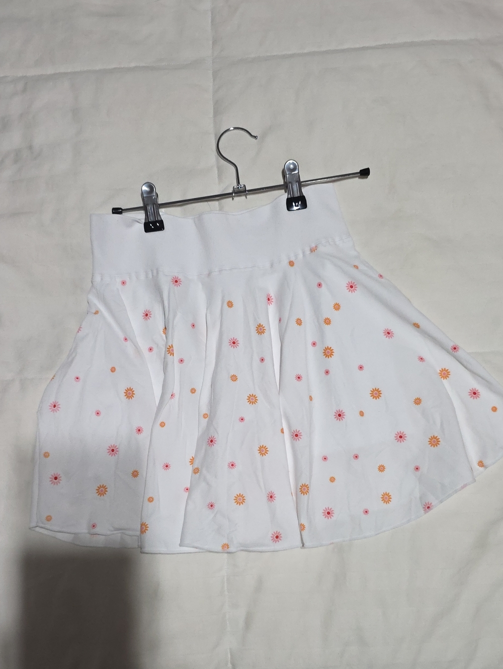 Oqq White Floral Circle Skirt with Pink & Orange Daisies Size L